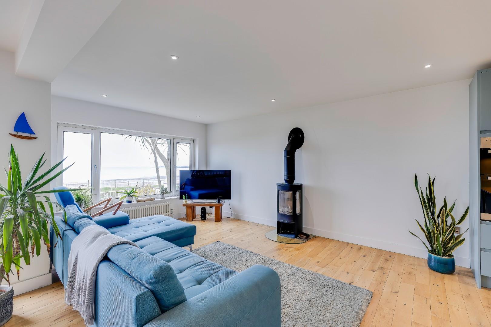 Seaview Drive, Ogmore-By-Sea, Vale of Glamorgan, CF32 0PB